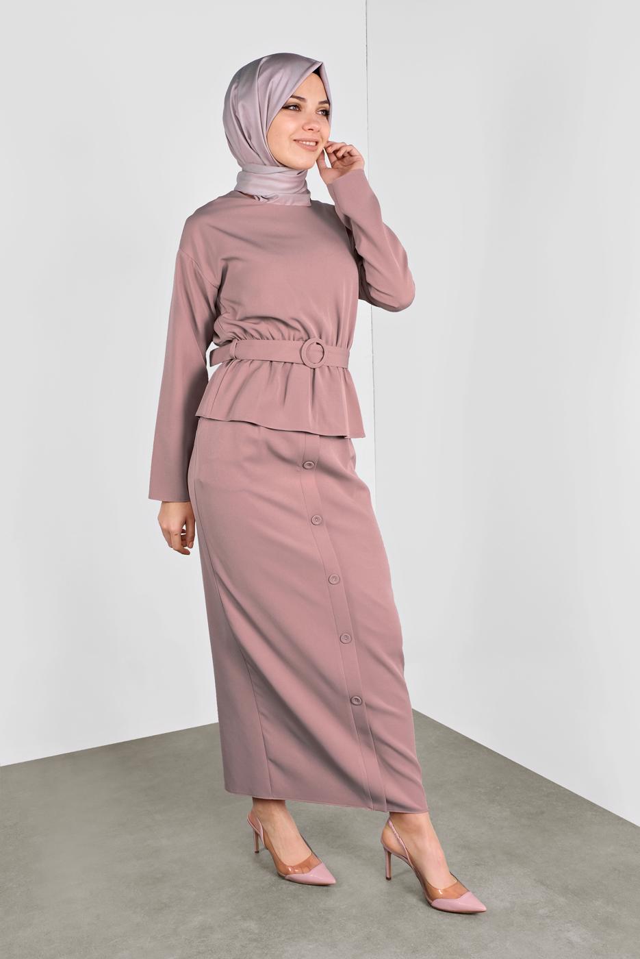 Tesettür giyim PUDRA ALVİNA KEMERLİ DÜĞMELİ ETEKLİ TAKIM 40145 