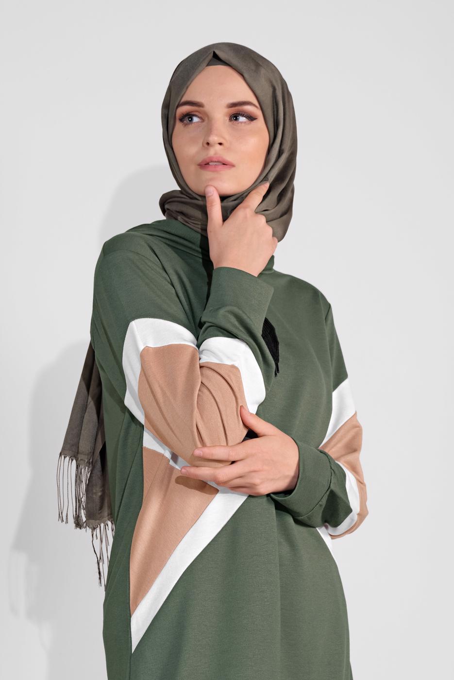 Tesettür giyim HAKİ KAPÜŞONLU İKİLİ PANTOLONLU EŞOFMAN TAKIM 0536