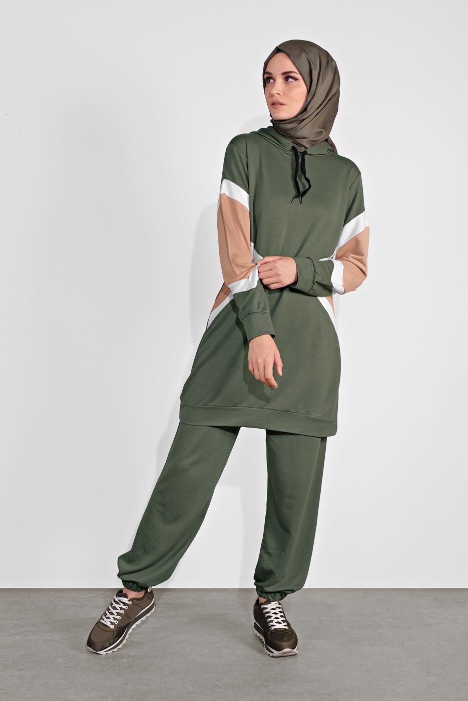 Tesettür giyim HAKİ KAPÜŞONLU İKİLİ PANTOLONLU EŞOFMAN TAKIM 0536