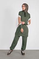 Tesettür giyim HAKİ KAPÜŞONLU İKİLİ PANTOLONLU EŞOFMAN TAKIM 0536