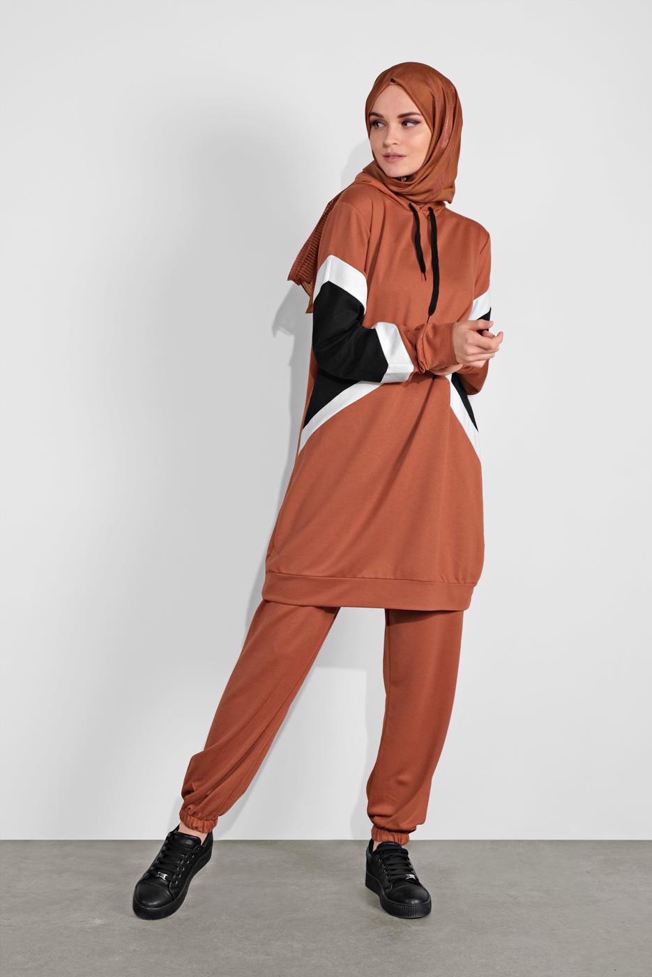 Tesettür giyim TABA KAPÜŞONLU İKİLİ PANTOLONLU EŞOFMAN TAKIM 0536