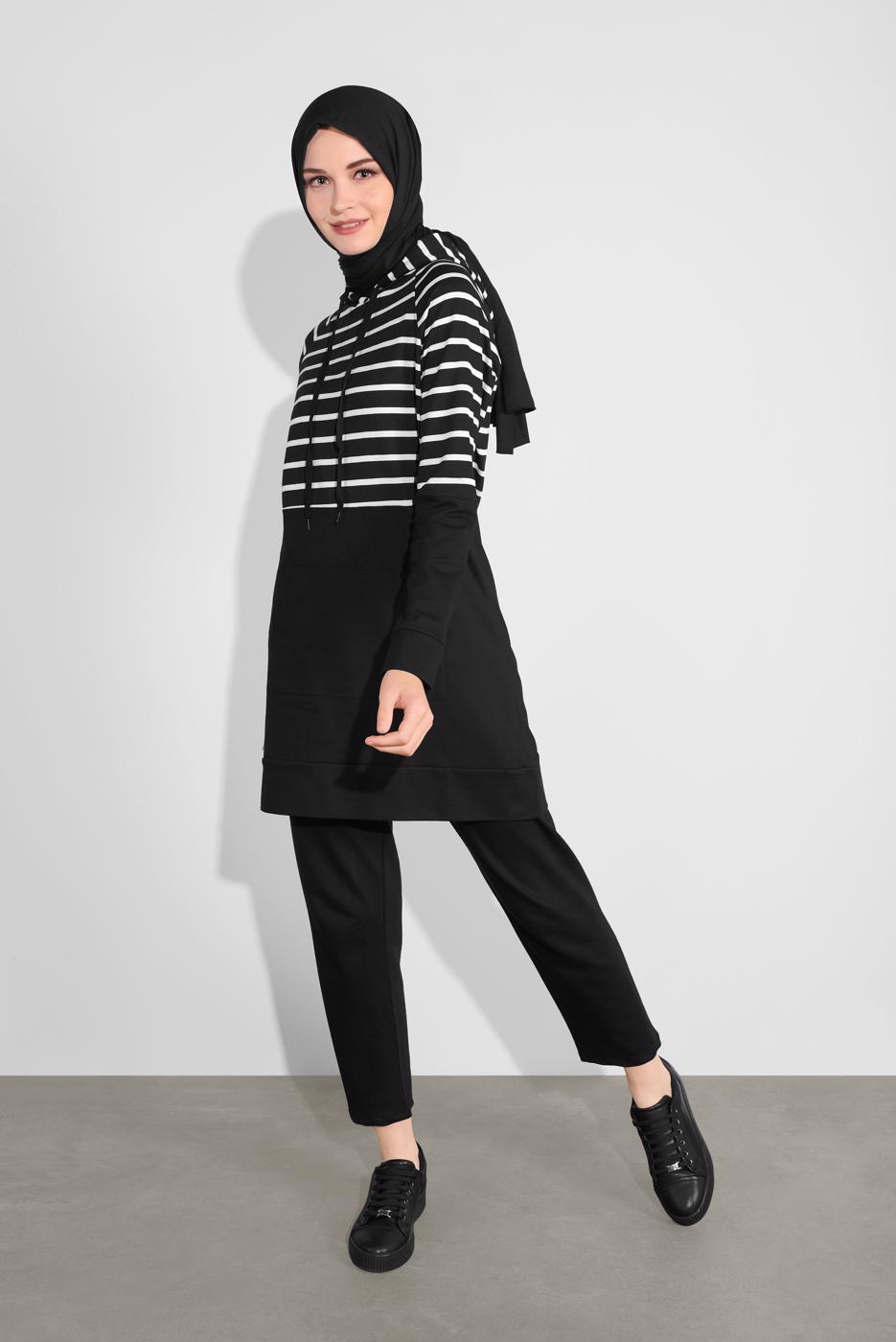 Tesettür giyim SİYAH KAPÜŞONLU ÇİZGİLİ EŞOFMAN TAKIM 1055