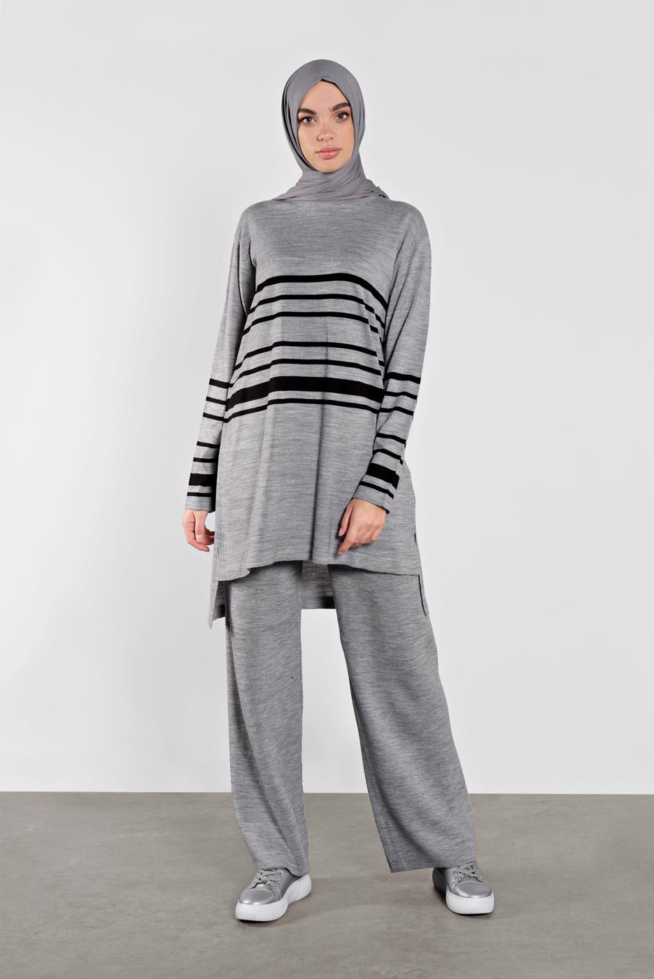 Tesettür giyim GRİ ÇİZGİLİ İKİLİ TAKIM 1202 