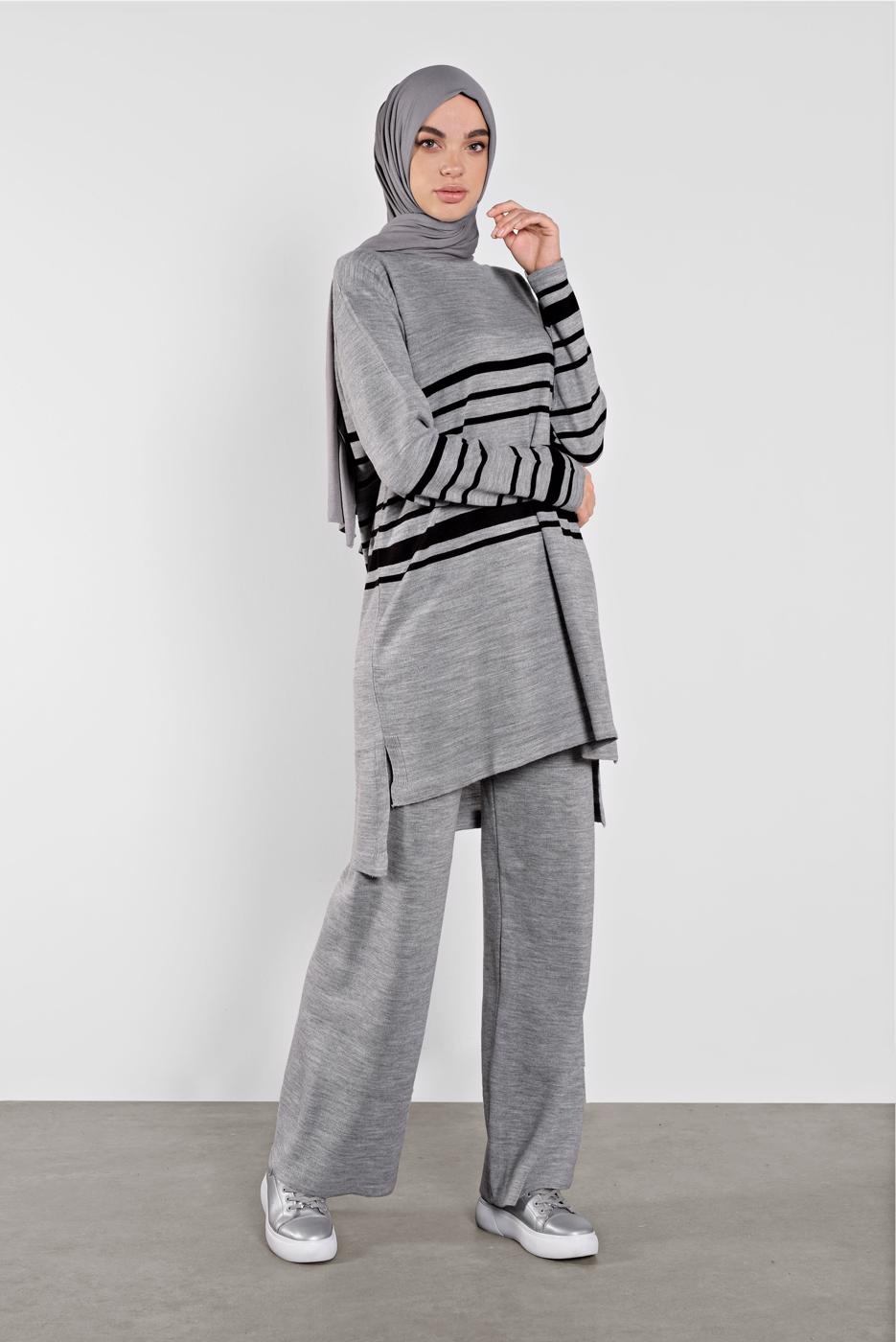 Tesettür giyim GRİ ÇİZGİLİ İKİLİ TAKIM 1202 