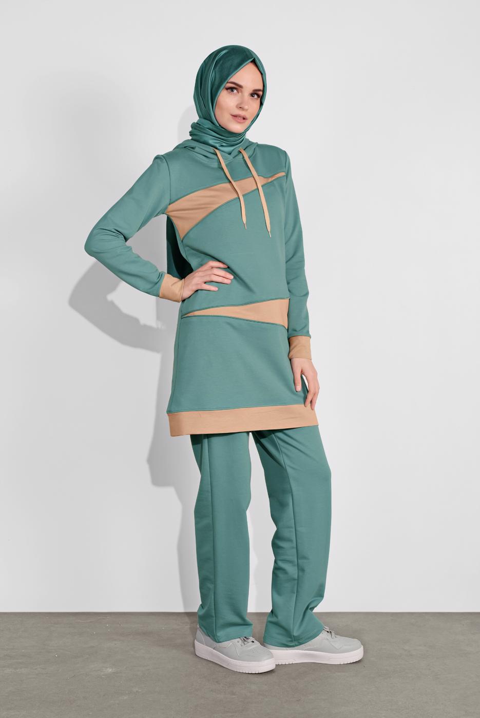 Tesettür giyim YEŞİL KAPÜŞONLU İKİ RENK İKİLİ EŞOFMAN TAKIM  2708