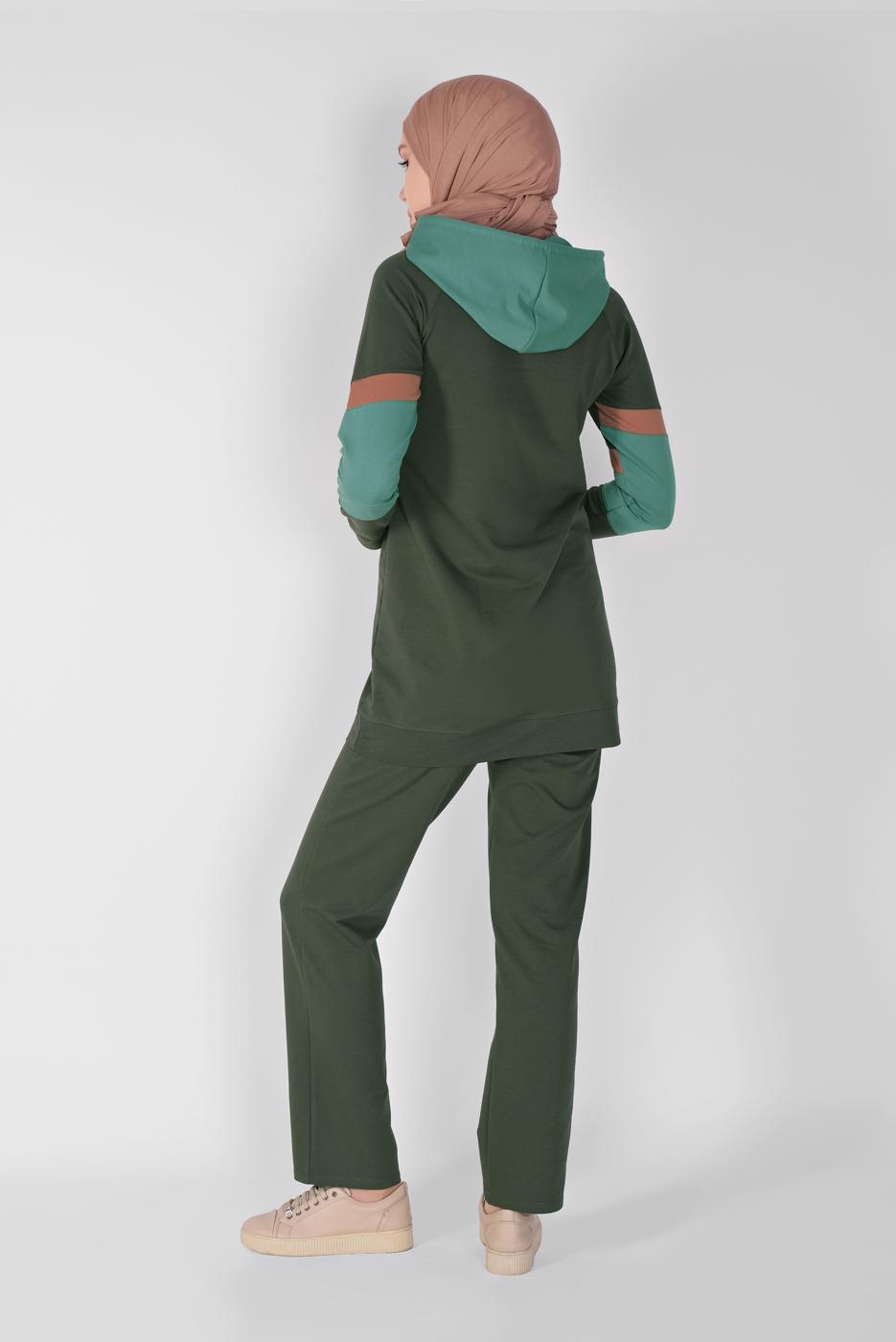 Tesettür giyim HAKİ BASKILI KAPÜŞONLU EŞOFMAN TAKIMI 3508