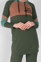 Tesettür giyim HAKİ BASKILI KAPÜŞONLU EŞOFMAN TAKIMI 3508