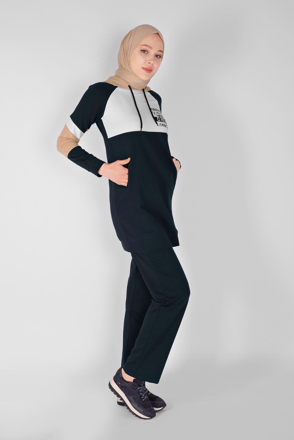 Tesettür giyim LACİVERT BASKILI KAPÜŞONLU 2′Lİ EŞOFMAN  TAKIM 3508 