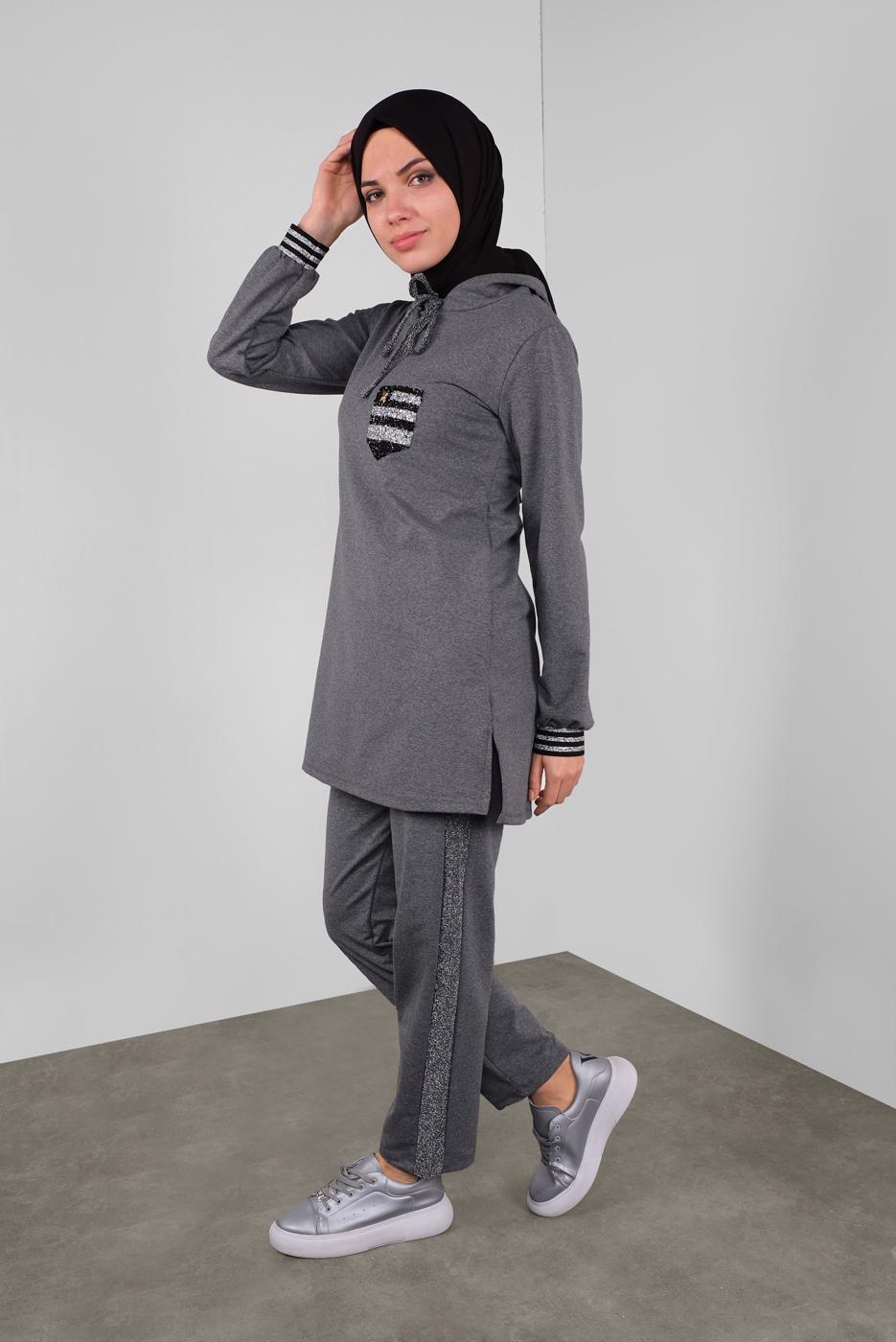 Tesettür giyim GRİ KAPÜŞONLU TAŞ BASKILI EŞOFMAN TAKIM  6336