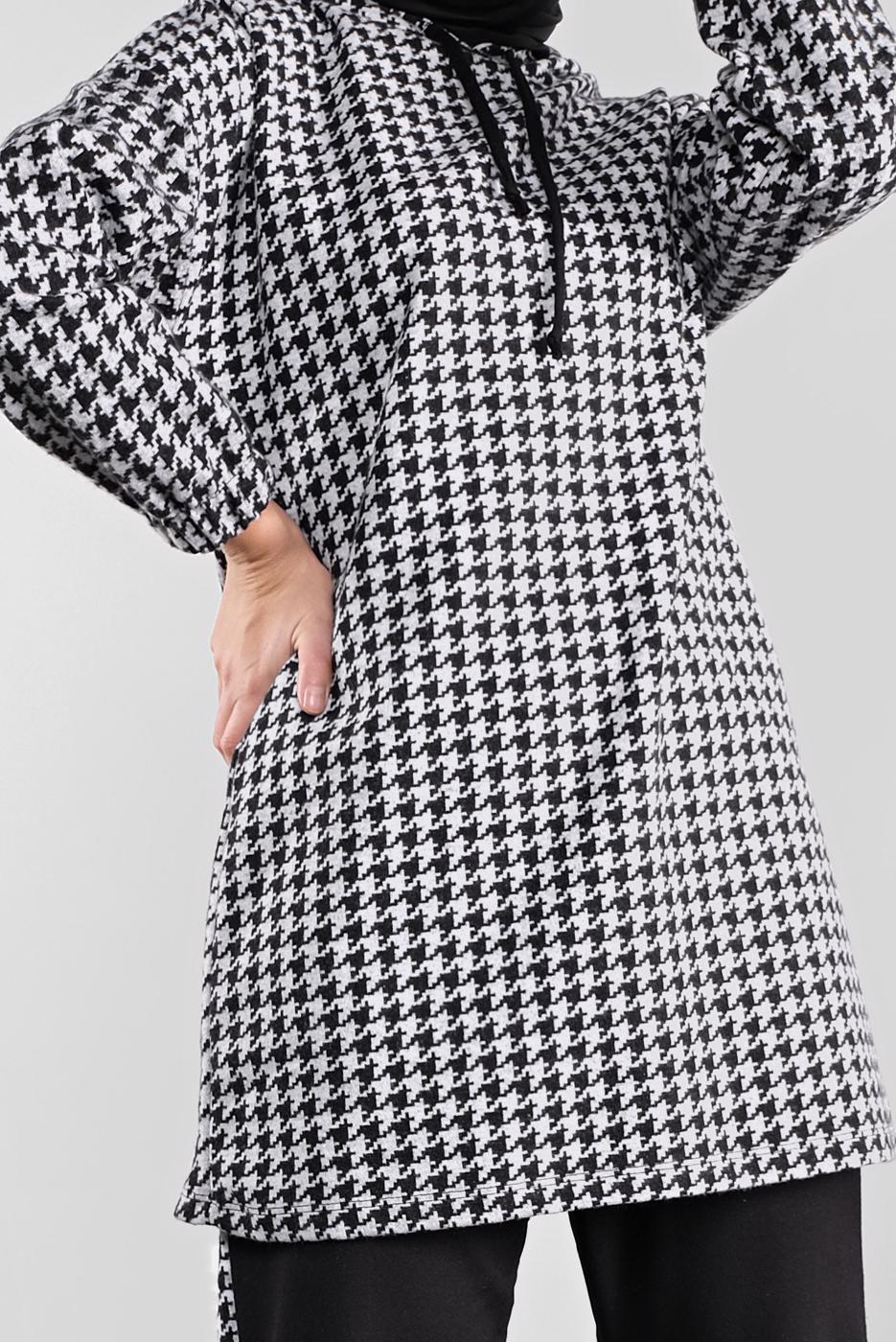 Tesettür giyim SİYAH KAZAYAĞI DESENLİ KAPÜŞONLU EŞOFMAN TAKIMI  6546 