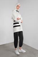 Tesettür giyim KREM ŞERİT DESENLİ KAPÜŞONLU EŞOFMAN TAKIMI  6746 