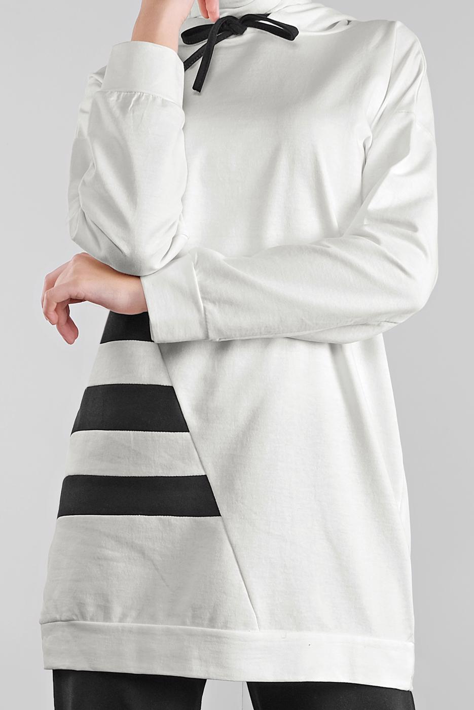 Tesettür giyim KREM ŞERİT DESENLİ KAPÜŞONLU EŞOFMAN TAKIMI  6746 