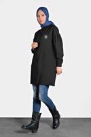 Tesettür giyim SİYAH ALVİNA CEPTE BASKI DETAYLI GİZLİ DÜĞMELİ TUNİK 40277