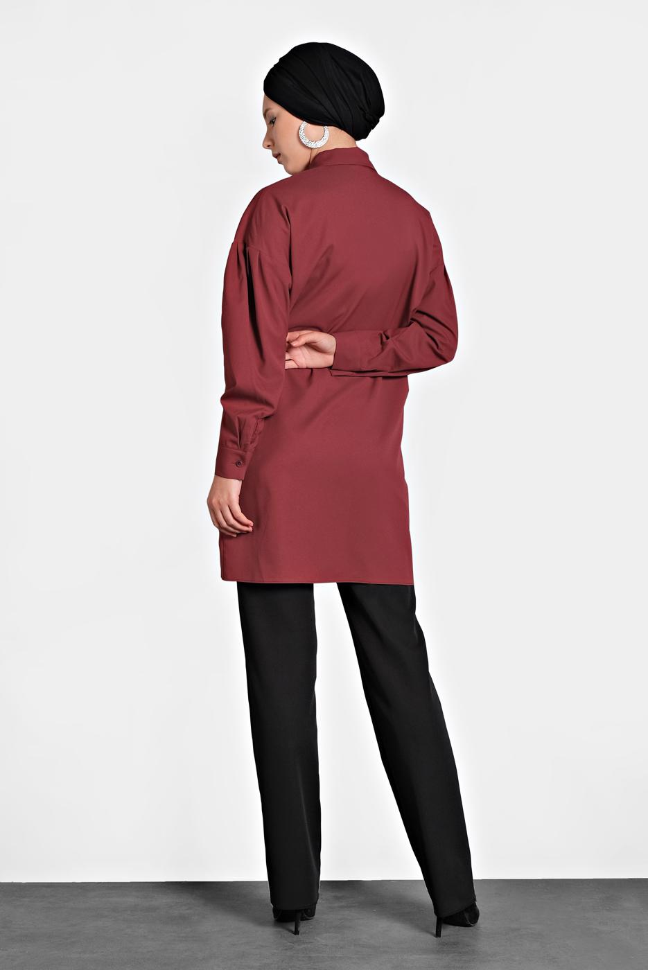 Tesettür giyim BORDO ALVİNA CEPTE BASKI DETAYLI GİZLİ DÜĞMELİ TUNİK 40277