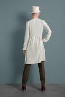 Tesettür giyim KREM ALVİNA OMUZLARI DESENLİ MANŞETLERİ LASTİKLİ KADİFE TUNİK 40388