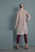 Tesettür giyim PEMBE ALVİNA OMUZLARI DESENLİ MANŞETLERİ LASTİKLİ KADİFE TUNİK 40388