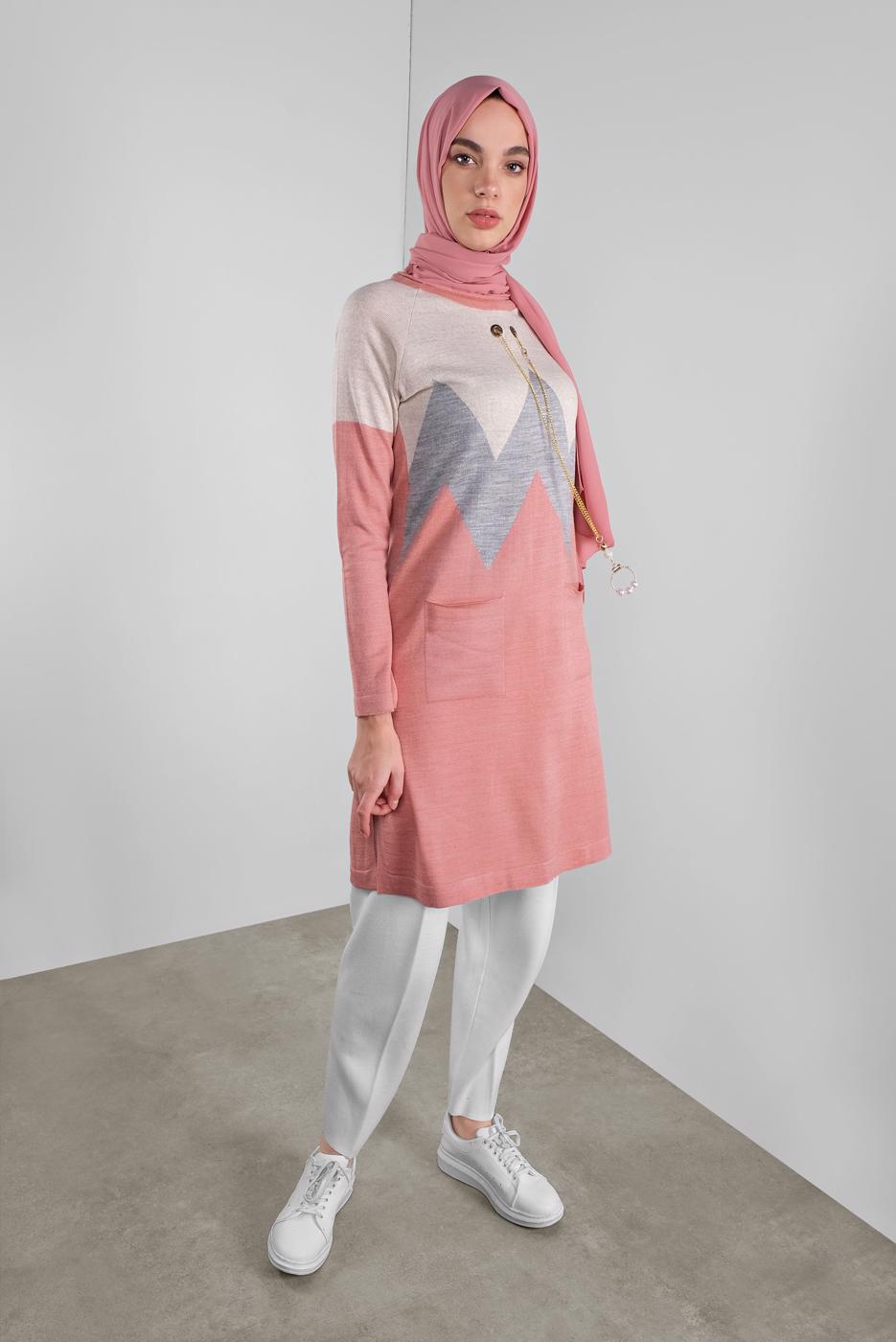 Tesettür giyim PUDRA KUŞGÖZLÜ METAL AKSESUARLI TRİKO TUNİK 1402