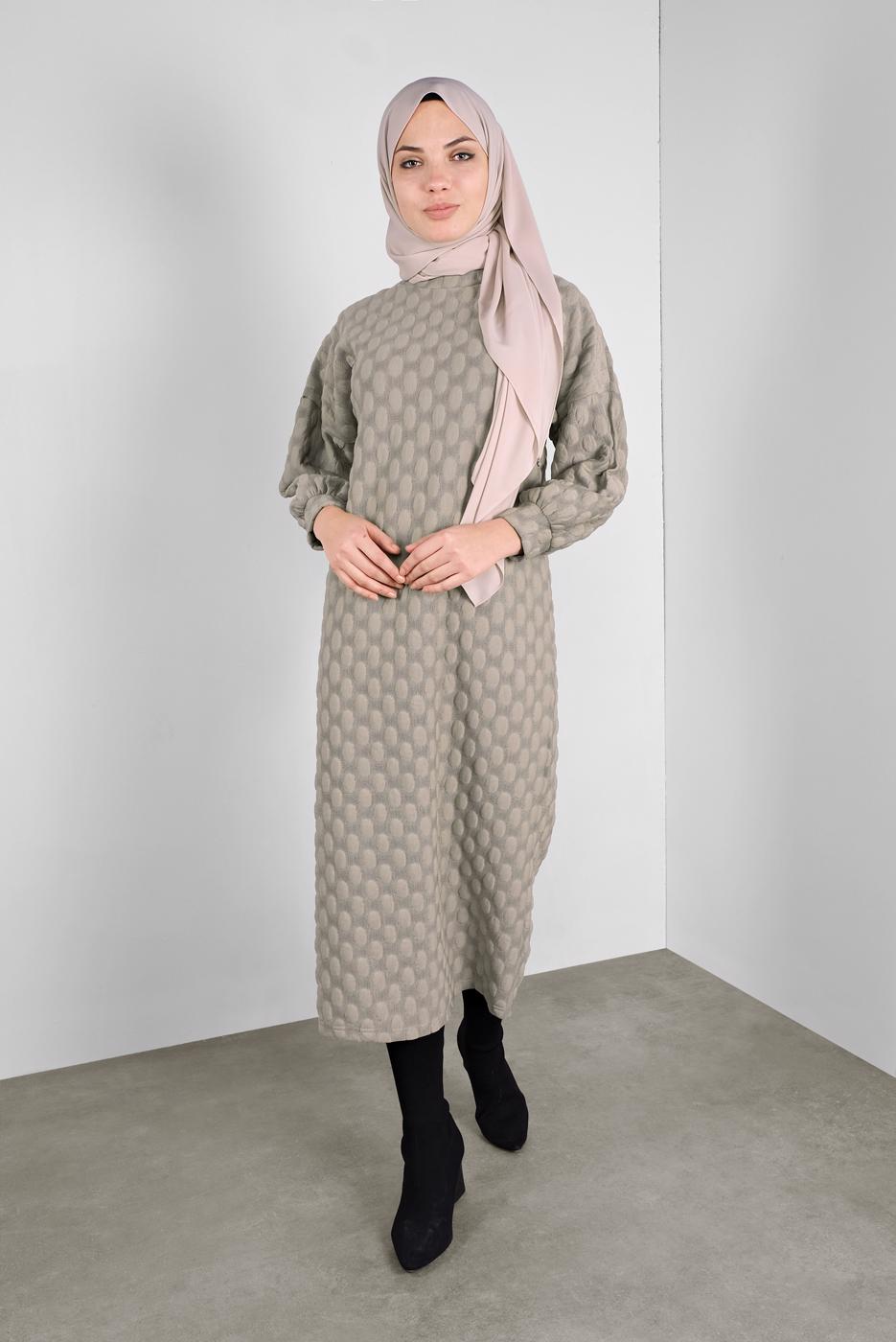 Tesettür giyim BEJ PONPON DESENLİ UZUN TUNİK 4234 