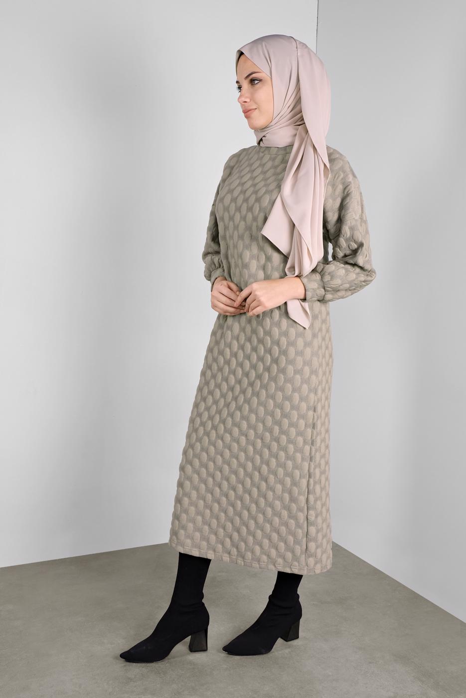 Tesettür giyim BEJ PONPON DESENLİ UZUN TUNİK 4234 