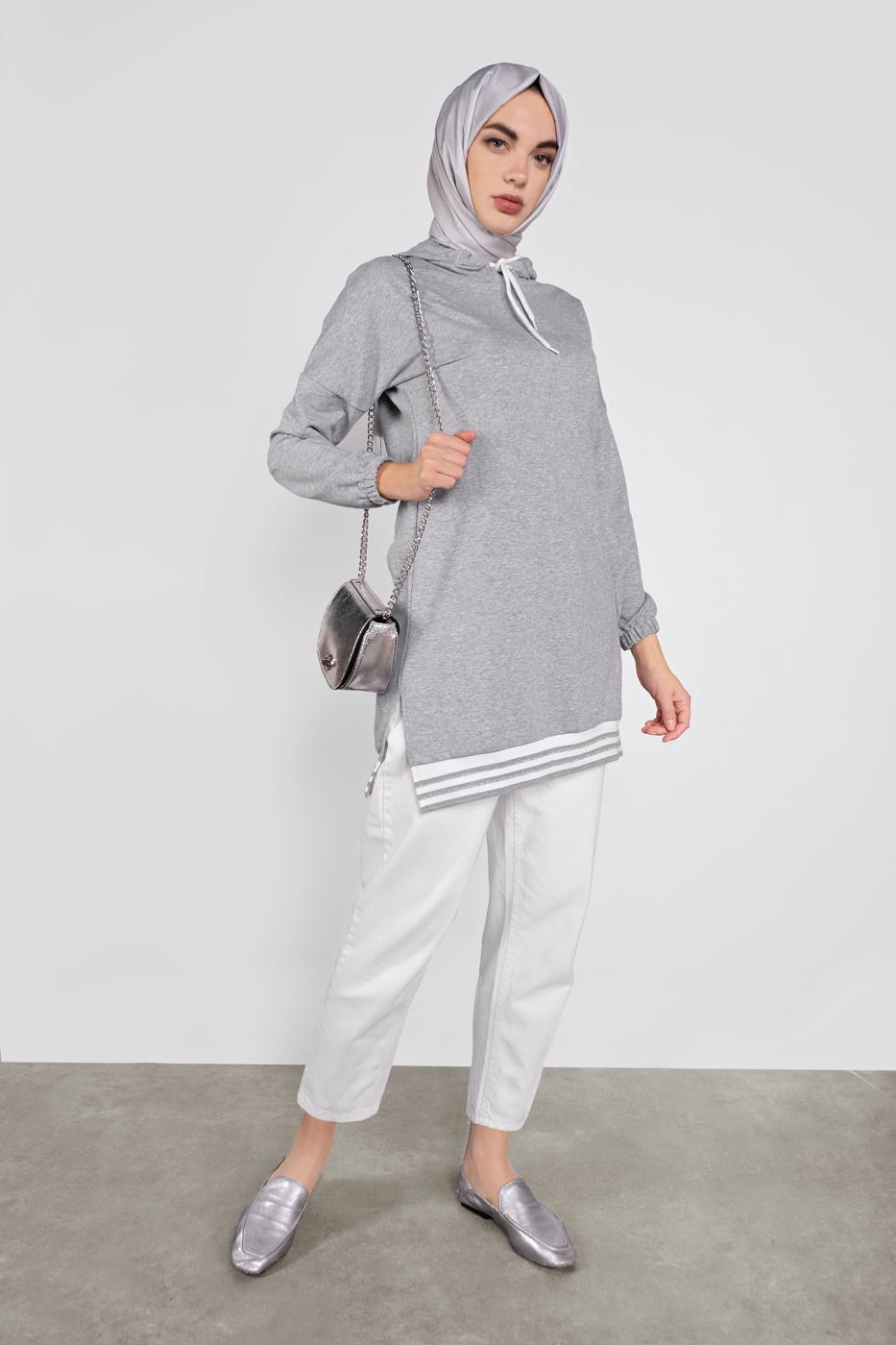 Tesettür giyim GRİ KAPÜŞONLU ŞERİTLİ  SPOR TUNİK 5055 