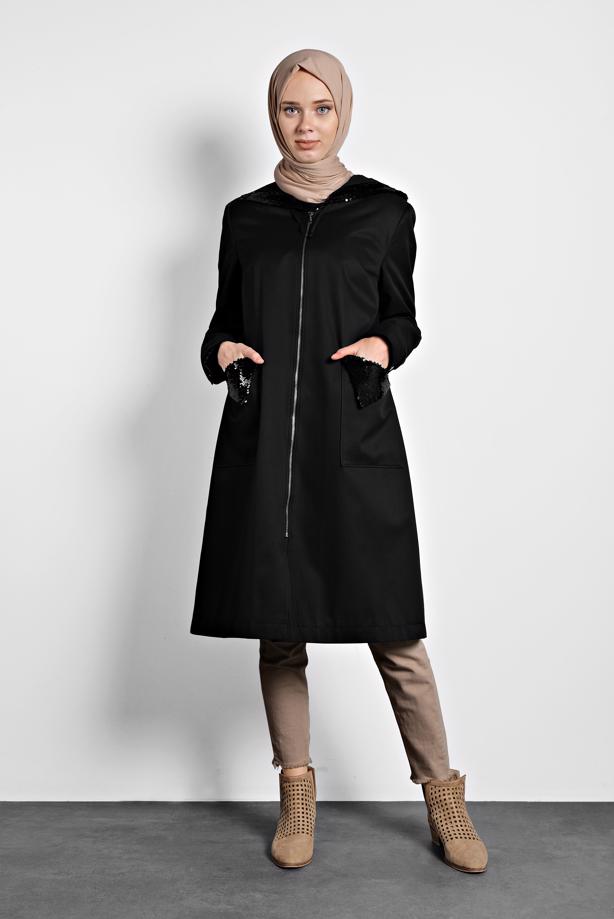 Tesettür giyim SİYAH ALVİNA CEPLERİ PULLU KAPÜŞONLU TRENÇKOT 10125 - TRENDTESETTÜR