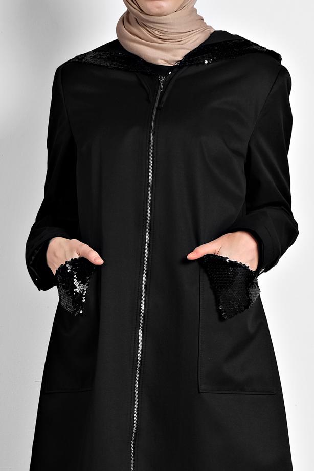 Tesettür giyim SİYAH ALVİNA CEPLERİ PULLU KAPÜŞONLU TRENÇKOT 10125 - TRENDTESETTÜR