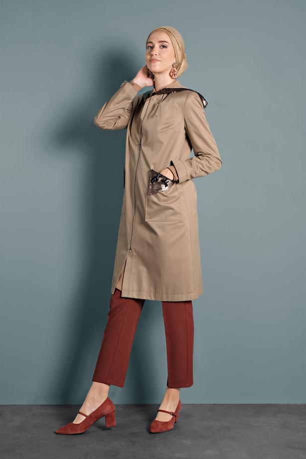 Tesettür giyim KAHVE ALVİNA CEPLERİ PULLU KAPÜŞONLU TRENÇKOT 10125 - TRENDTESETTÜR