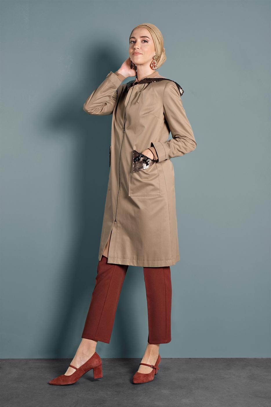 Tesettür giyim KAHVE ALVİNA CEPLERİ PULLU KAPÜŞONLU TRENÇKOT 10125