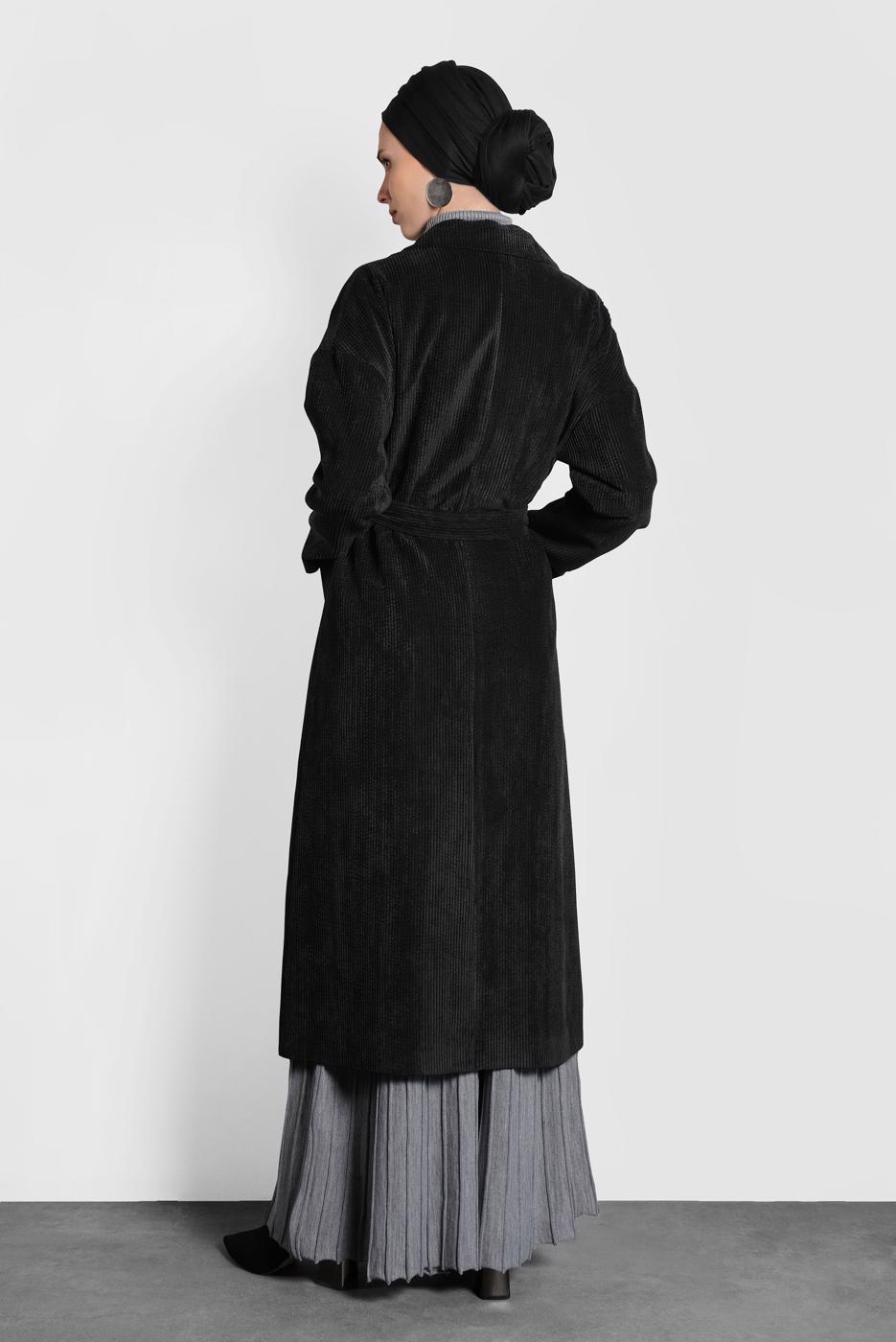 Tesettür giyim SİYAH ALVİNA DÜĞMELİ KUŞAKLI KADİFE TRENÇKOT 10139