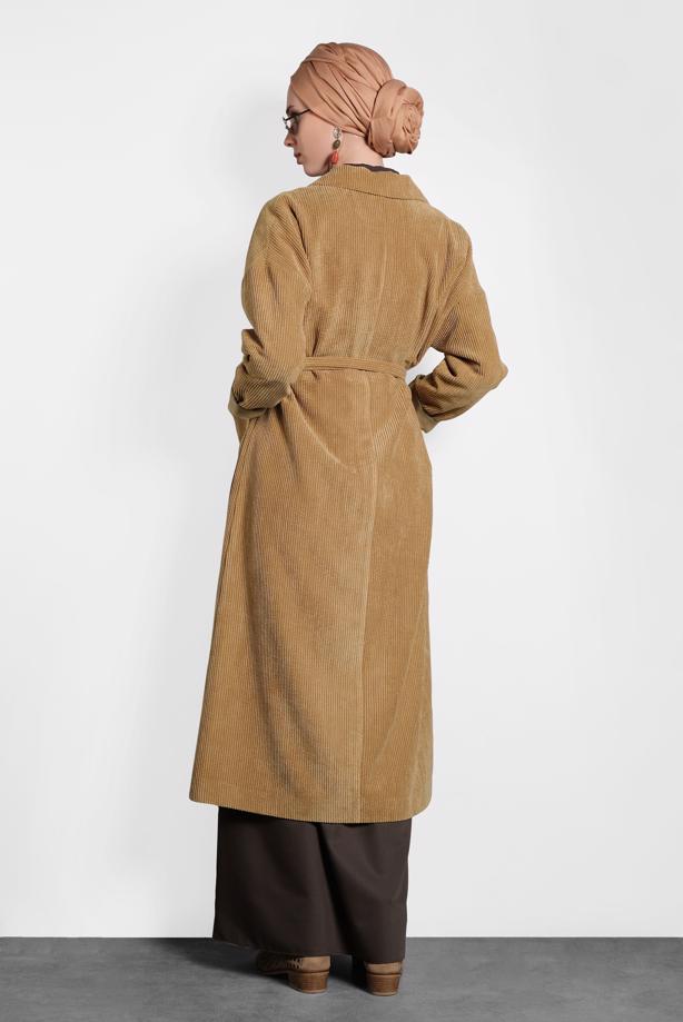 Tesettür giyim KAHVE ALVİNA DÜĞMELİ KUŞAKLI KADİFE TRENÇKOT 10139 - TRENDTESETTÜR