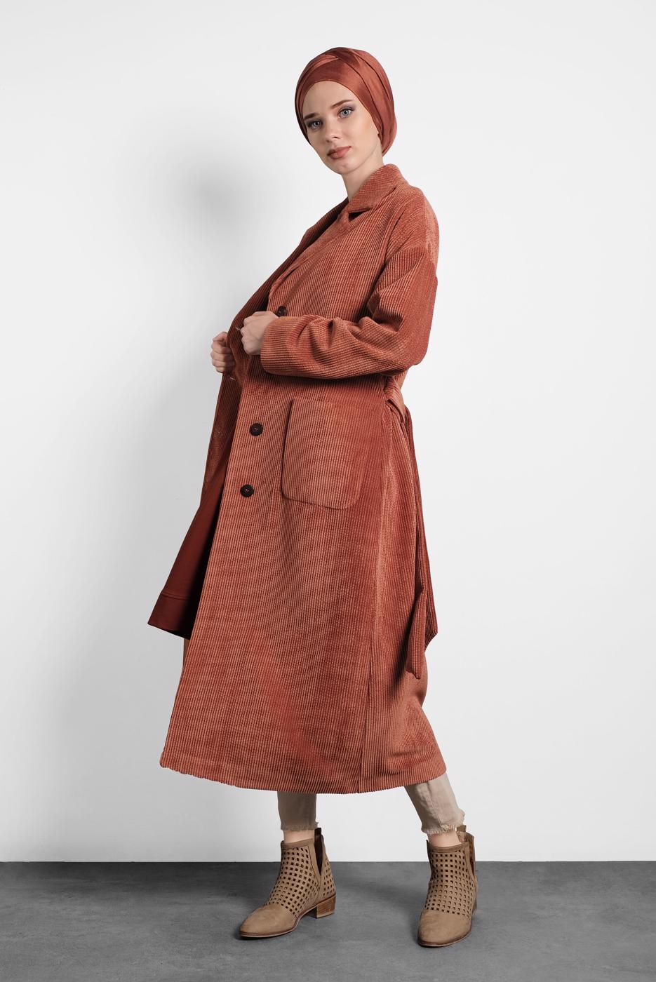 Tesettür giyim KAHVE ALVİNA DÜĞMELİ KUŞAKLI KADİFE TRENÇKOT 10139