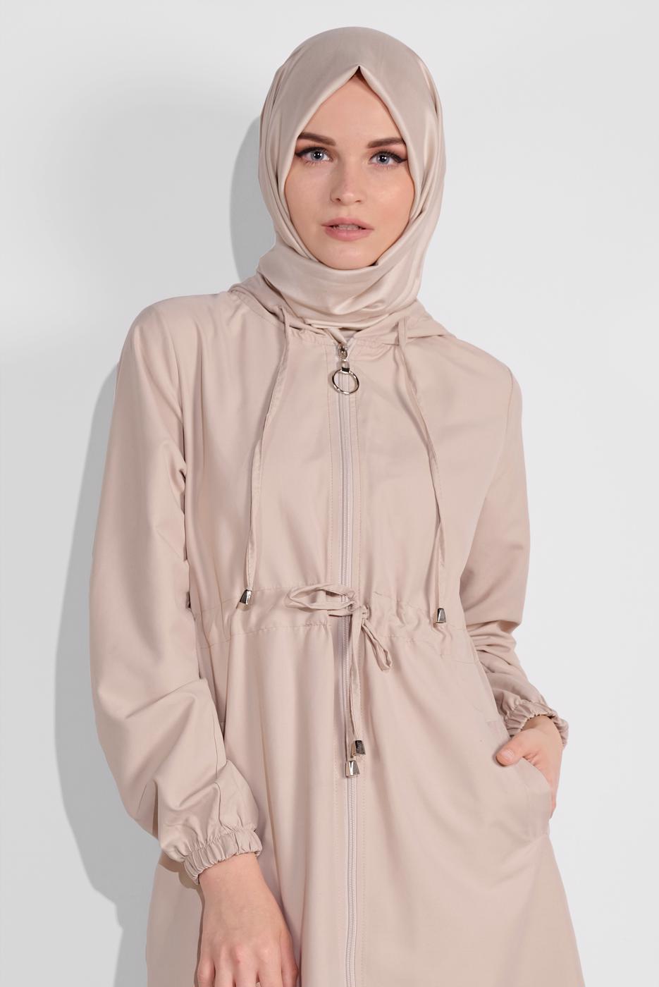 Vêtements hijab BEIGE TRENCH-COAT ZIPPÉ TAILLE-NOUÉE AVEC CAPUCHE 0715 