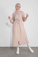 Vêtements hijab BEIGE TRENCH-COAT ZIPPÉ TAILLE-NOUÉE AVEC CAPUCHE 0715 