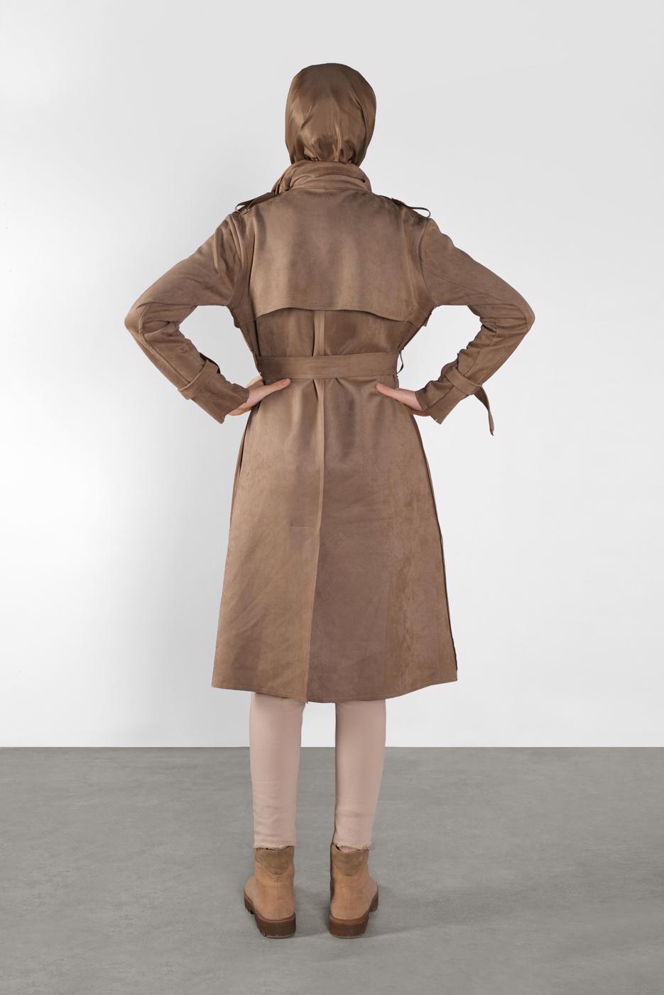 Tesettür giyim BEJ BELİ KUŞAKLI SÜET TRENÇKOT 7107