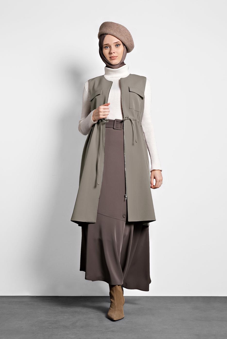 Tesettür giyim GRİ ALVİNA BİSİKLET YAKA BELİ LASTİKLİ FERMUARLI YELEK 40247