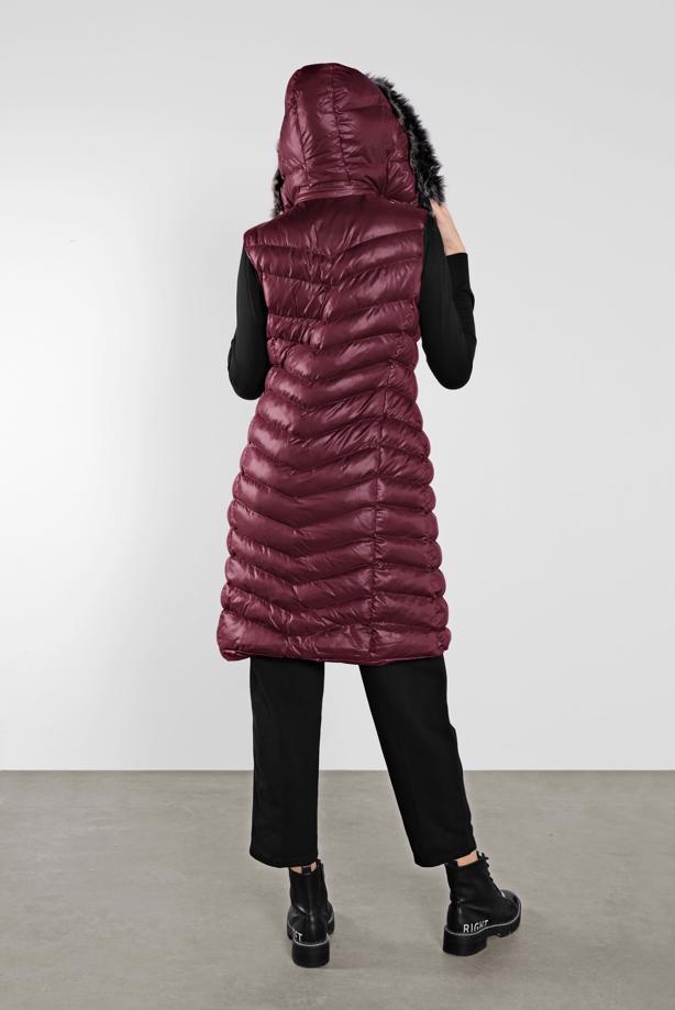 Tesettür giyim  KAPÜŞONU KÜRKLÜ ŞİŞME YELEK 673  - TRENDTESETTÜR