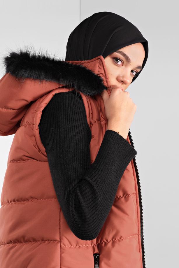 Vêtements hijab  FAUX-FUR-TRIM HOODED GILET 1000  - TRENDTESETTÜR