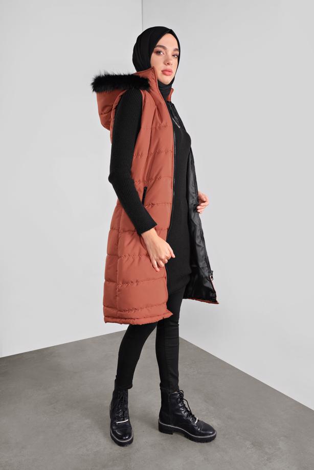 Vêtements hijab  FAUX-FUR-TRIM HOODED GILET 1000  - TRENDTESETTÜR