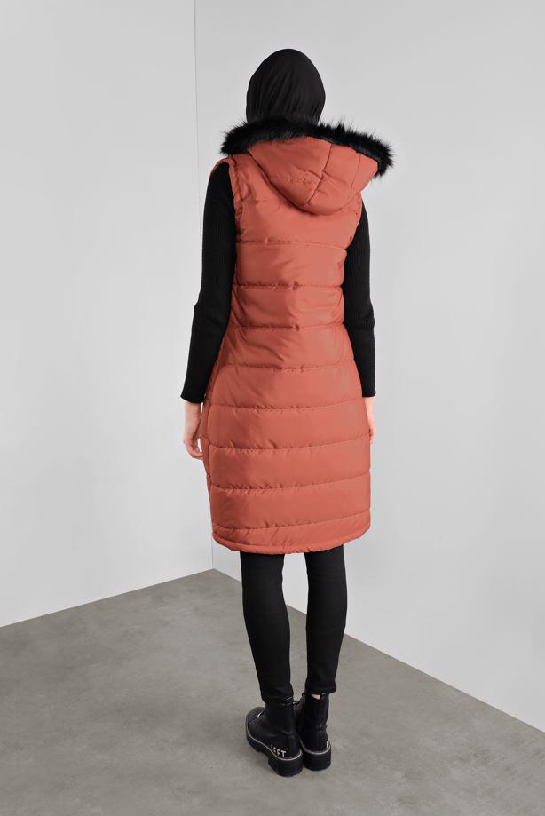 Vêtements hijab  FAUX-FUR-TRIM HOODED GILET 1000  - TRENDTESETTÜR