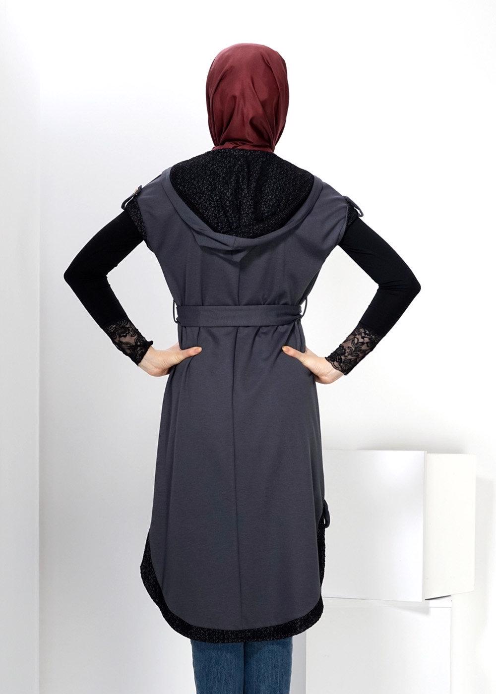 Tesettür giyim GRİ ALVİNA KAPÜŞONLU KUŞAKLI YELEK 4514 