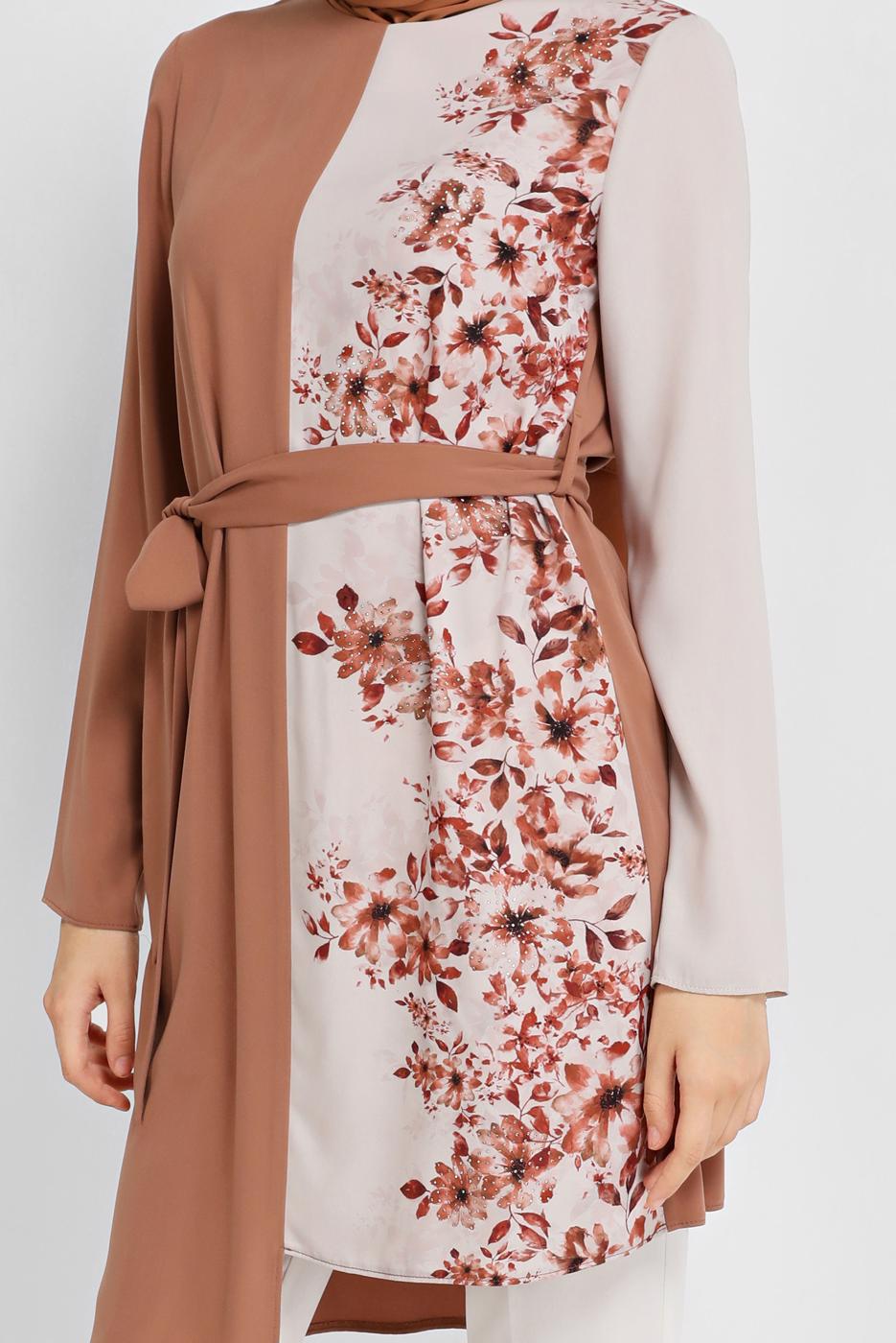 Tesettür giyim KAHVE ALVİNA ÇİÇEK DESENLİ KUŞAKLI TUNİK T 40865