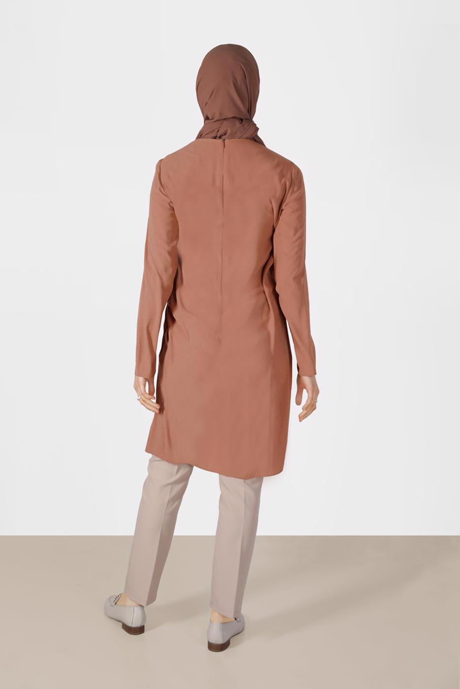 Tesettür giyim KAHVE ALVİNA ÇİÇEK DESENLİ ASİMETRİK KESİM TUNİK T 40879