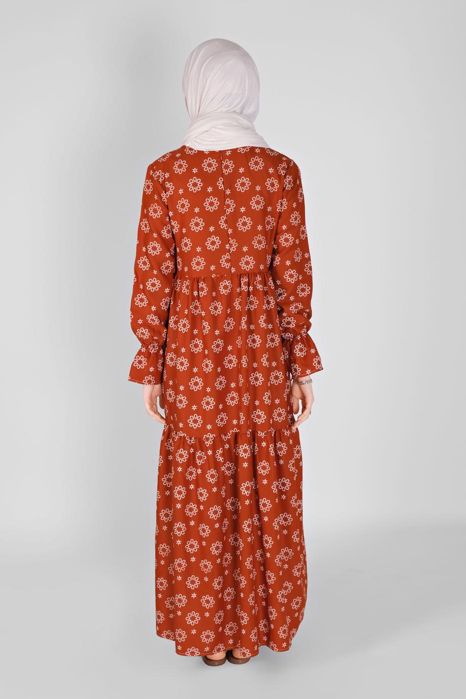 Tesettür giyim KAHVE MANŞETLERİ LASTİKLİ BASKILI ELBİSE  7054 