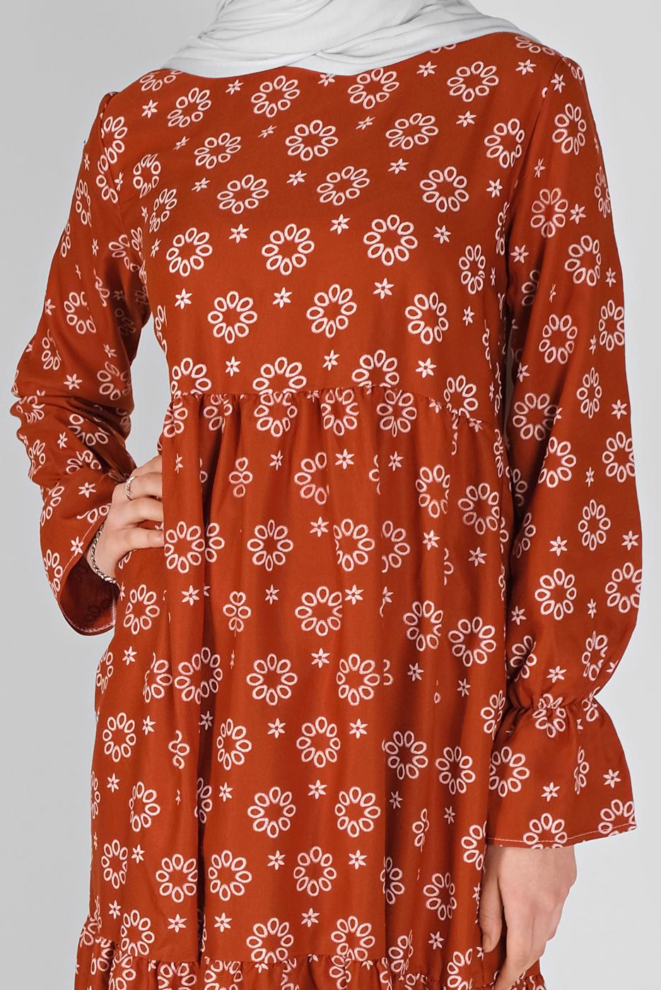 Tesettür giyim KAHVE MANŞETLERİ LASTİKLİ BASKILI ELBİSE  7054 