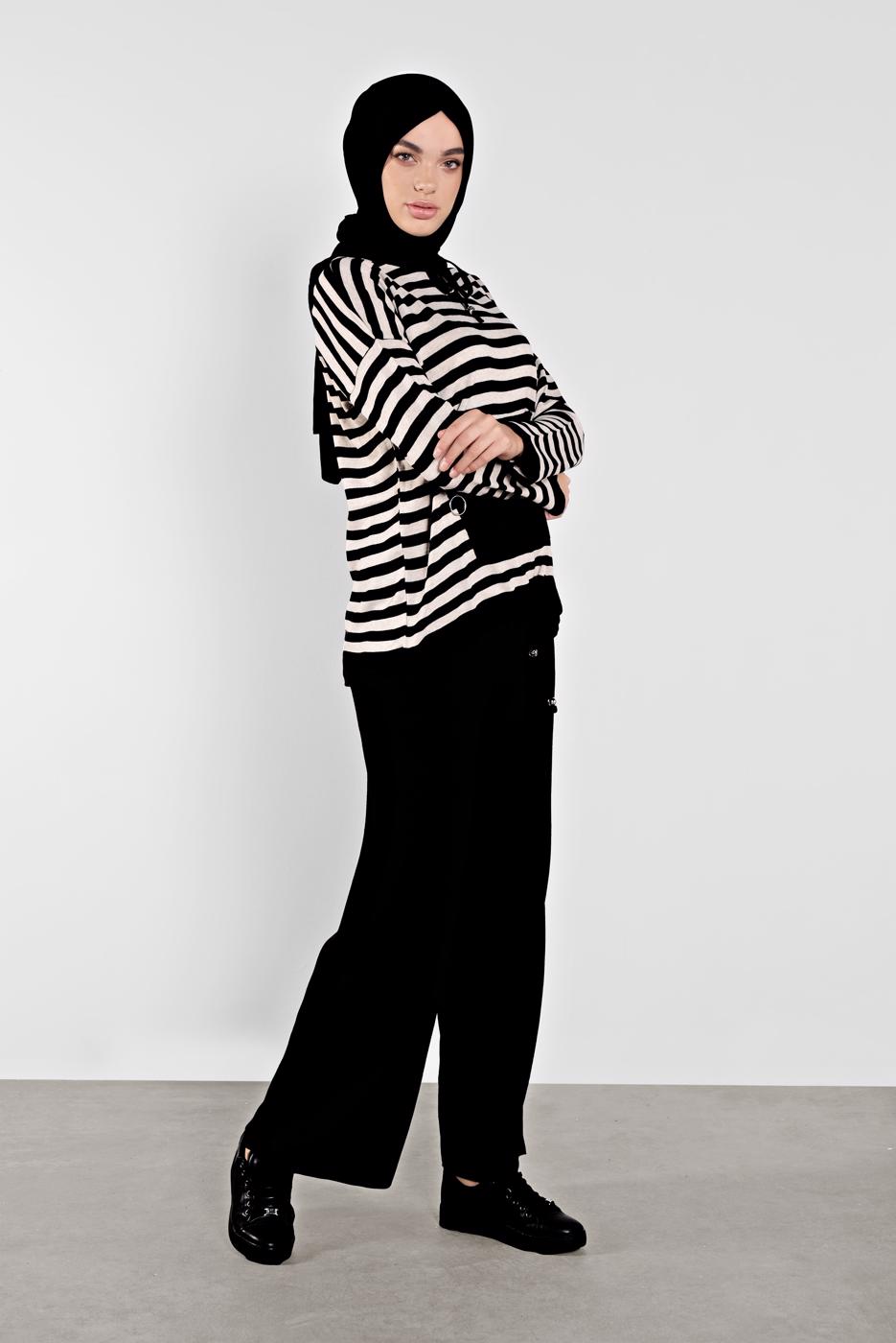Tesettür giyim SİYAH ÇİZGİLİ BÜZGÜLÜ TAKIM 4102 