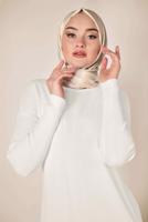 Tesettür giyim KREM ALVİNA YANLARI YIRTMAÇLI SİMLİ TUNİK 4523  