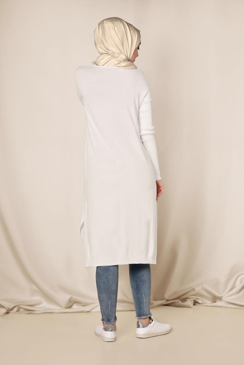 Tesettür giyim KREM ALVİNA YANLARI YIRTMAÇLI SİMLİ TUNİK 4523  
