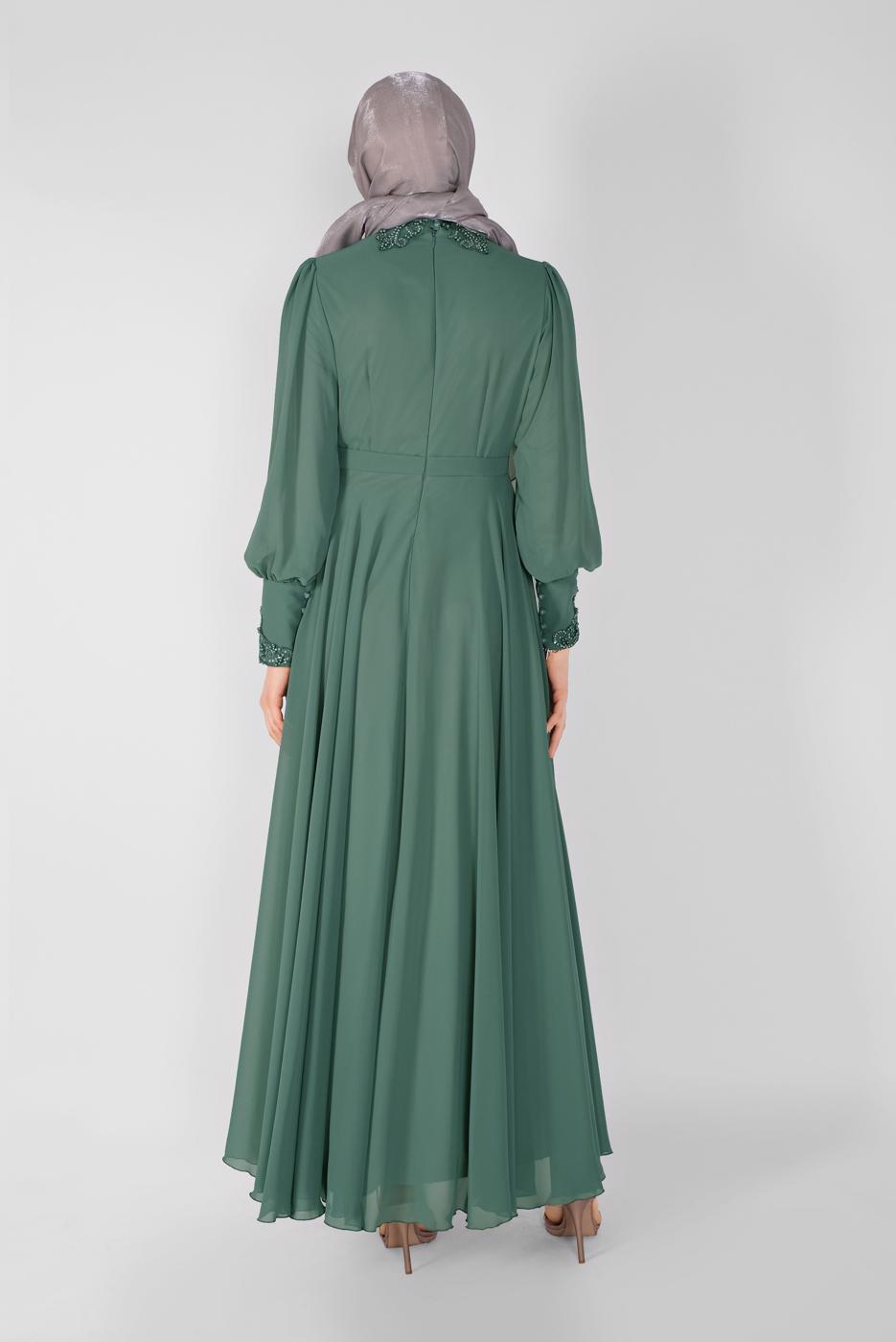 Tesettür giyim YEŞİL NAKIŞLI BONCUKLU ABİYE 18725 