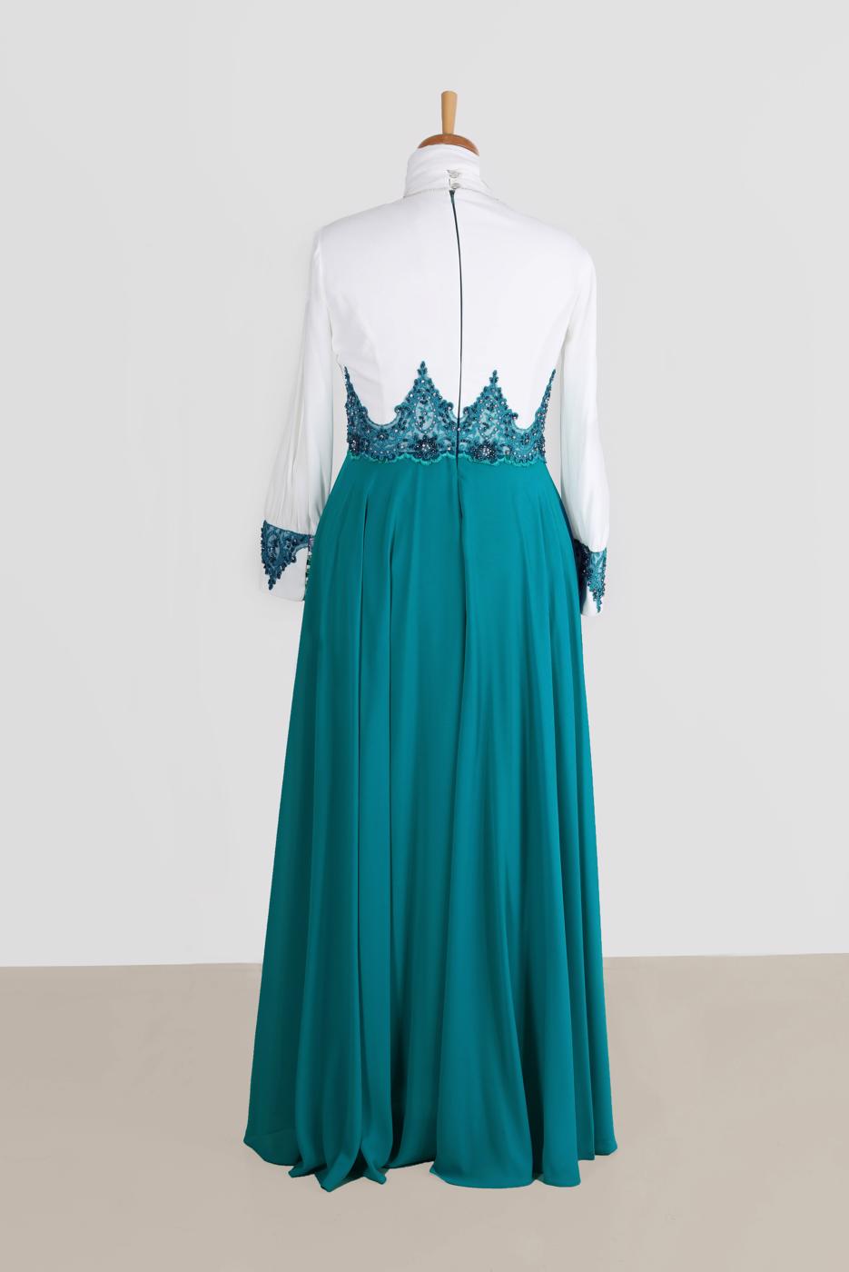 Vêtements hijab BLEU ALVİNA GEM DETAIL GUIPURED ROBE DE SOIRÉE EN MOUSSELINE 5952