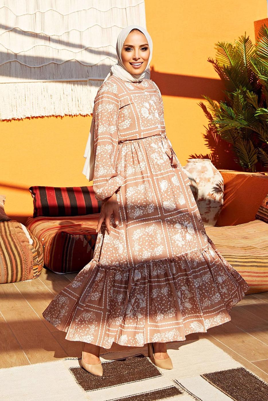 Vêtements hijab BRUN ROBE FLORALE CEINTURÉE 640000
